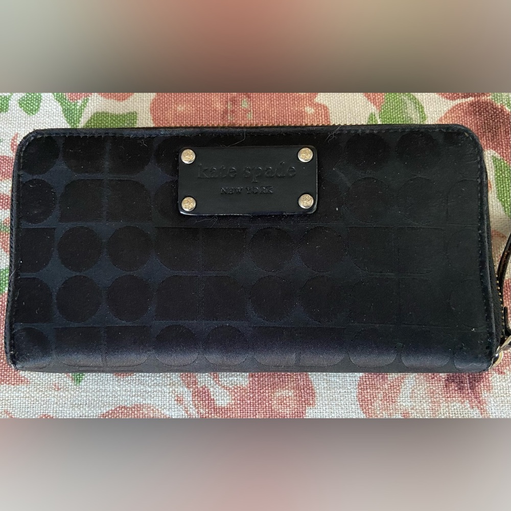 Kate Spade Zip Around Wallet